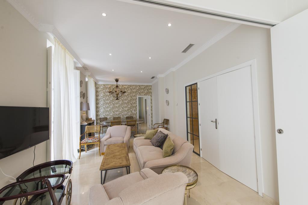 Apartamento Living By Cathedral Σεβίλλη Εξωτερικό φωτογραφία